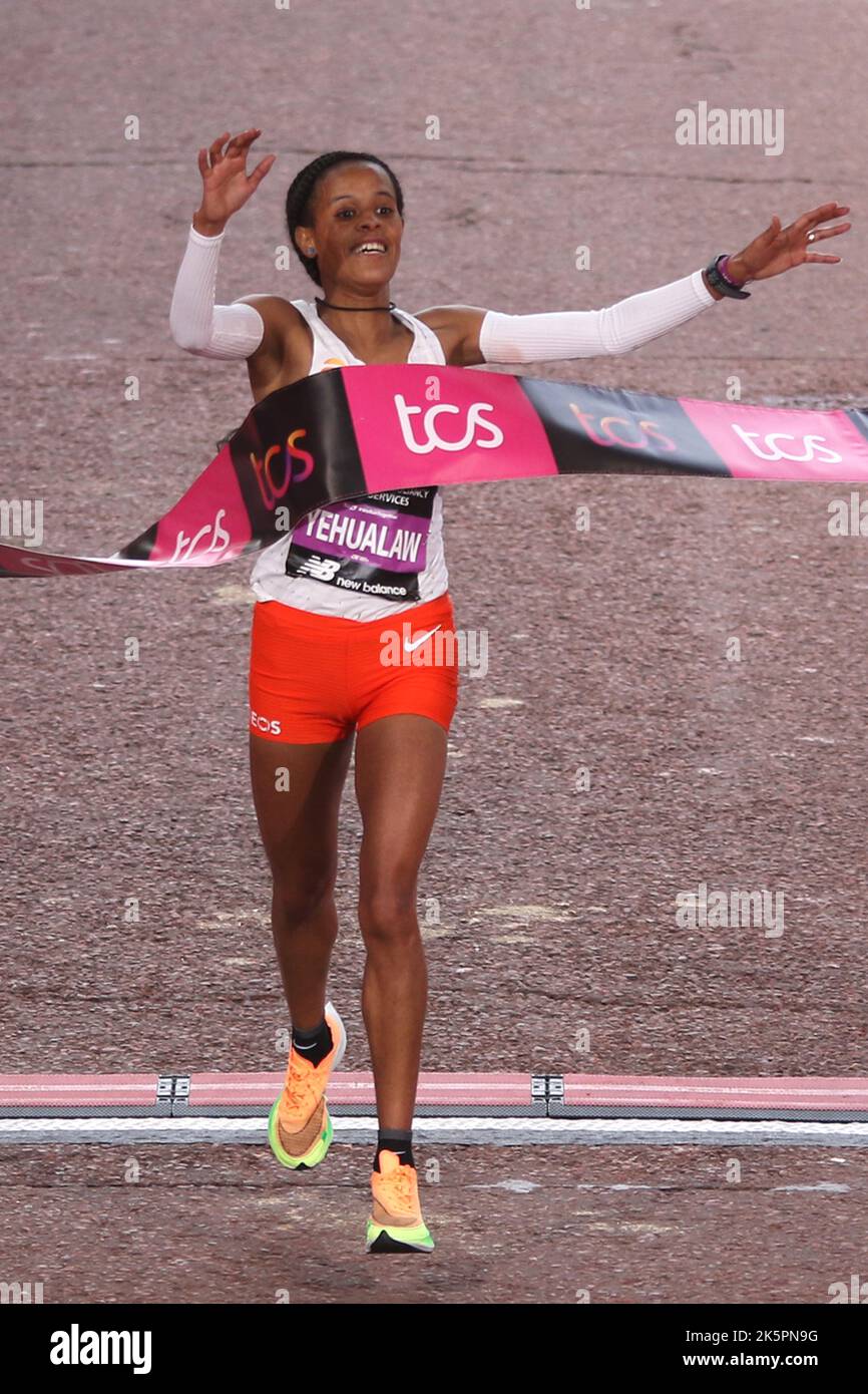 Yalemzerf YEHUALAW, (ETH) of Ethiopia wins the womens London marathon 2022 in the Mall Stock
