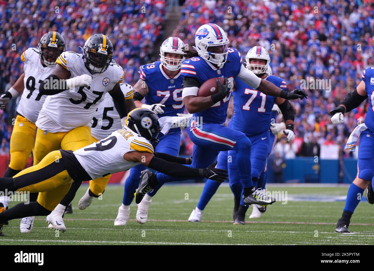 Orchard Park, New York. Highmark Stadium. 9th Oct, 2022. James Cook 28