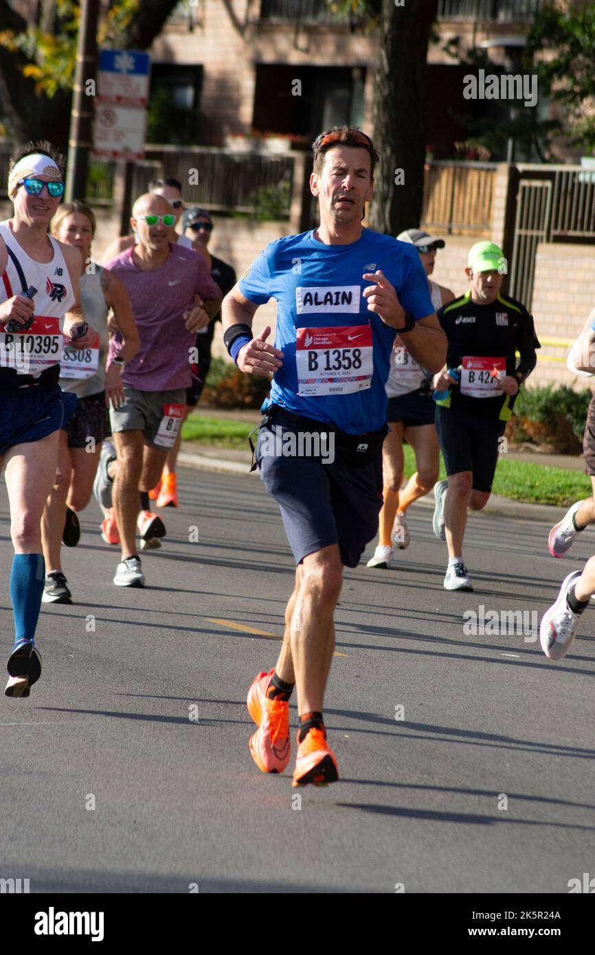 Chicago, IL, USA. 9th Oct, 2022. On a beautiful sunny Fall day, more than  40,000 participants from 100 countries ran the Bank of America Chicago  Marathon 2022. The 26.2 mile course wound