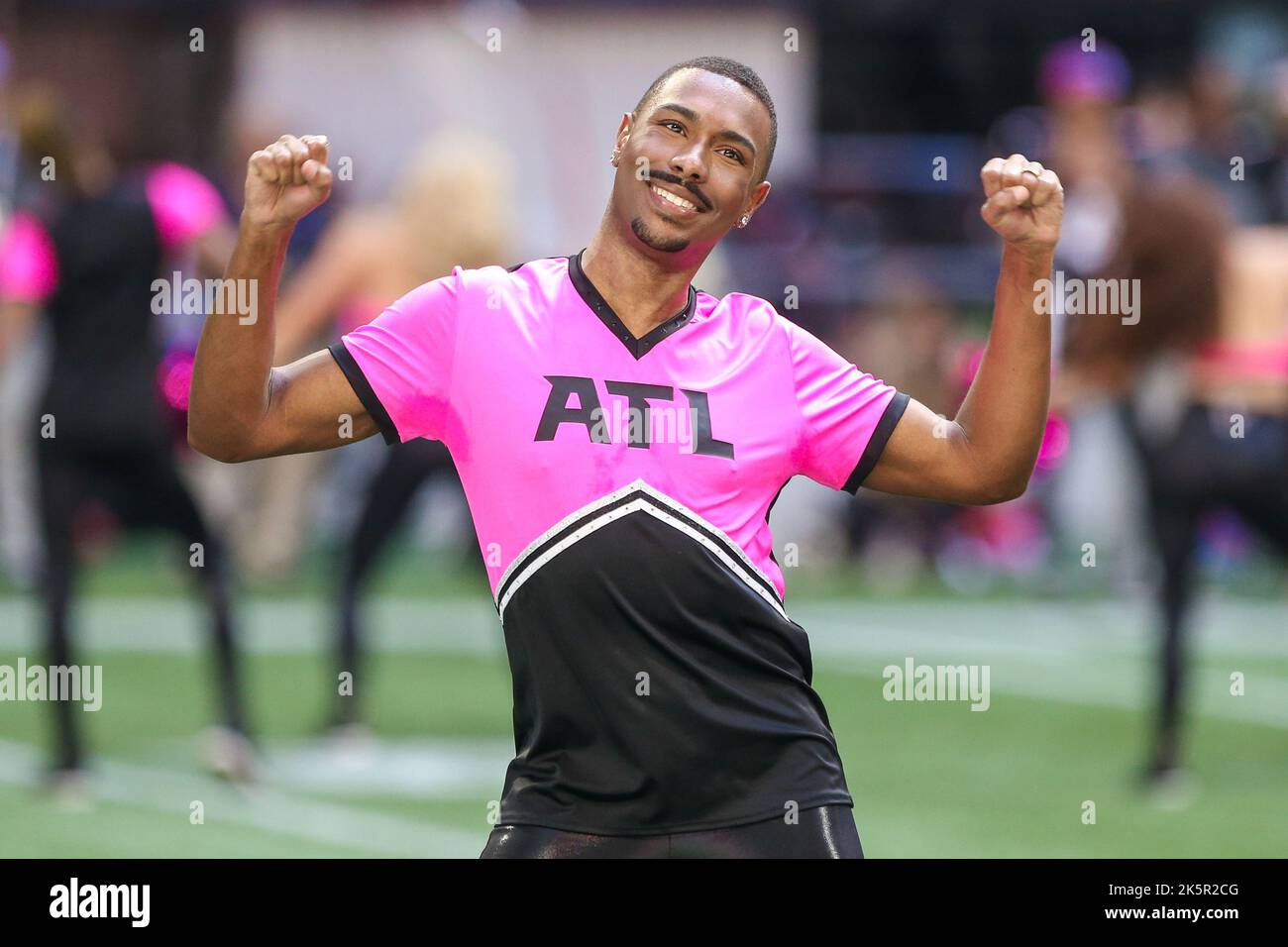 Atlanta, USA. 2nd Oct, 2022. Atlanta Falcons cheerleader
