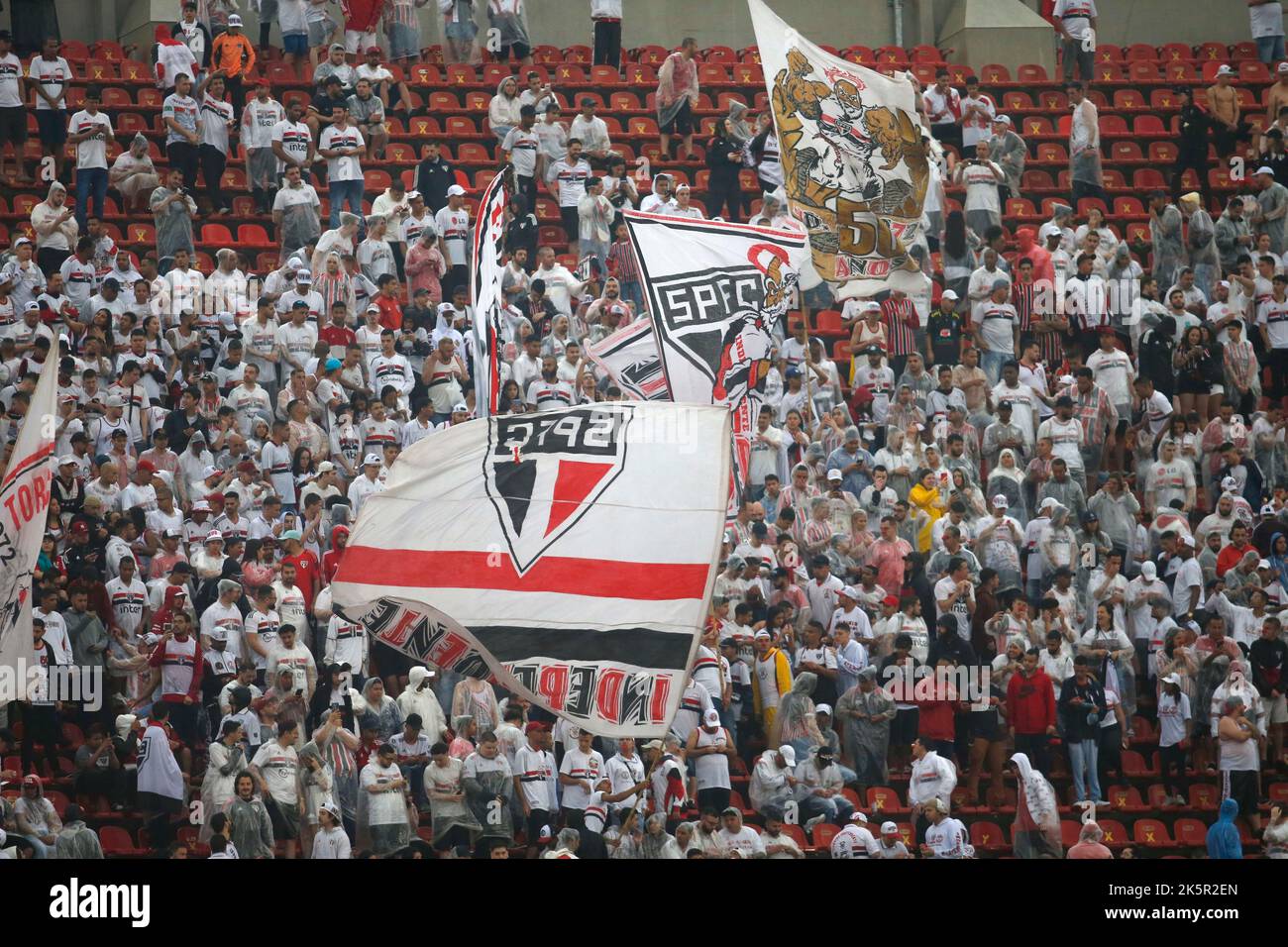 Sao Paulo, Brazil. 09th Oct, 2022. Torcida, flag during game between Sao Paulo and Botafogo at Morumbi in Sao Paulo, Brazil; photo: Fernando Roberto/SPP (Fernando Roberto/SPP) Credit: SPP Sport Press Photo. /Alamy Live News Stock Photo