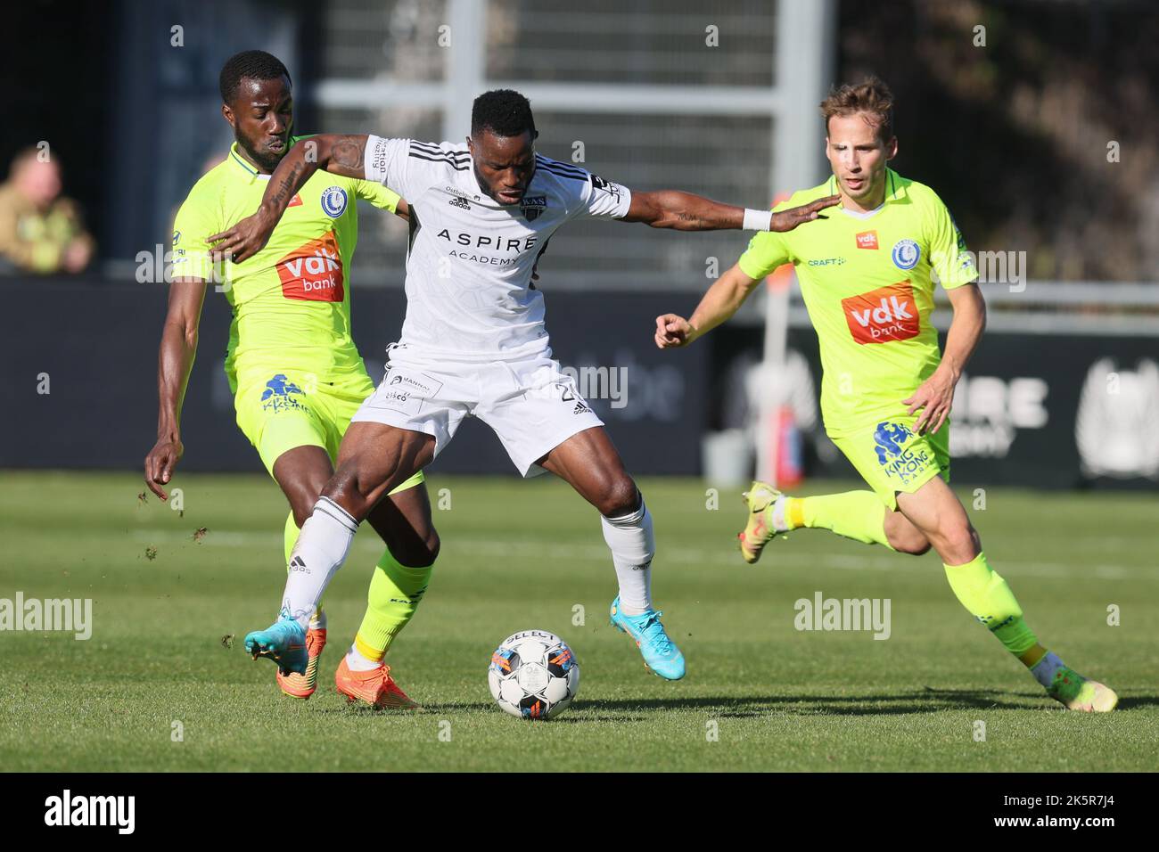 Gent's Elisha Owusu and Eupen's Mubarak Wakaso fight for the ball during a soccer match between KAS Eupen and KAA Gent, Sunday 09 October 2022 in Eupen, on day 11 of the 2022-2023 'Jupiler Pro League' first division of the Belgian championship. BELGA PHOTO BRUNO FAHY Stock Photo