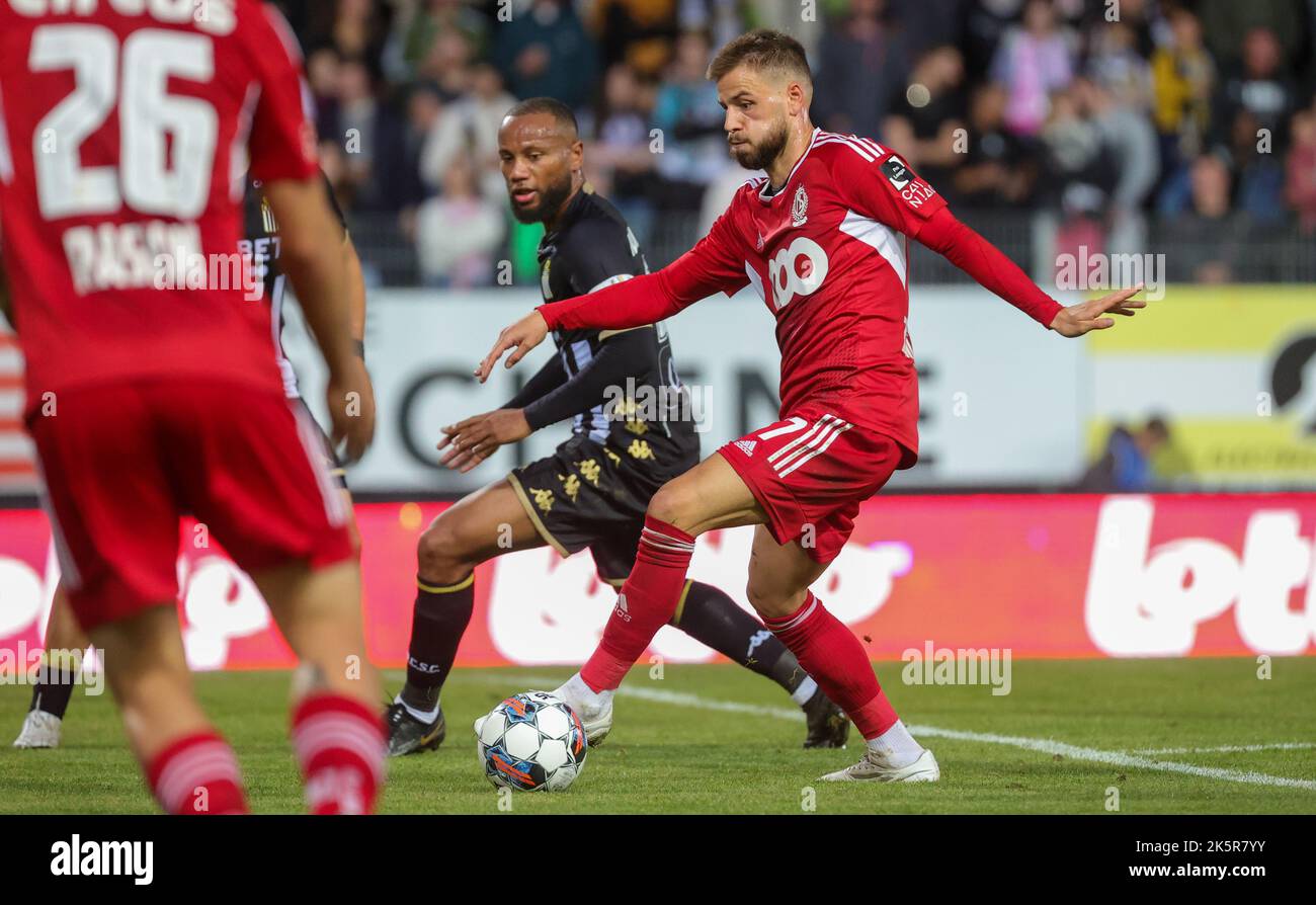 Charleroi's Marco Ilaimaharitra and Standard's Philip Zinckernagel fight for the ball during a soccer match between Sporting Charleroi and Standard Liege, Sunday 09 October 2022 in Charleroi, on day 11 of the 2022-2023 'Jupiler Pro League' first division of the Belgian championship. BELGA PHOTO VIRGINIE LEFOUR Stock Photo