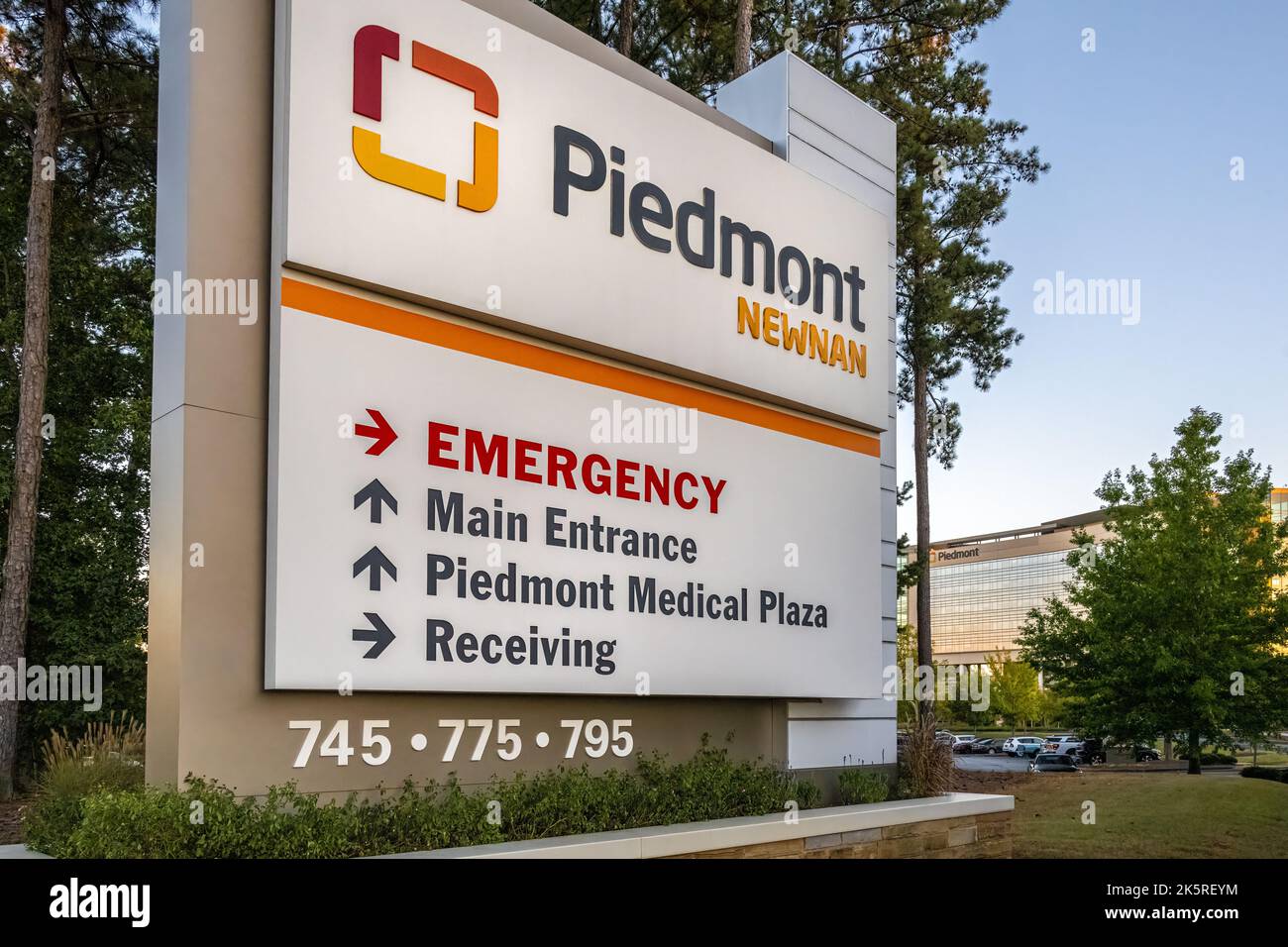 Piedmont Newnan Hospital in Newnan, Georgia, is part of the Piedmont Healthcare System in Metro Atlanta / North Georgia. (USA) Stock Photo