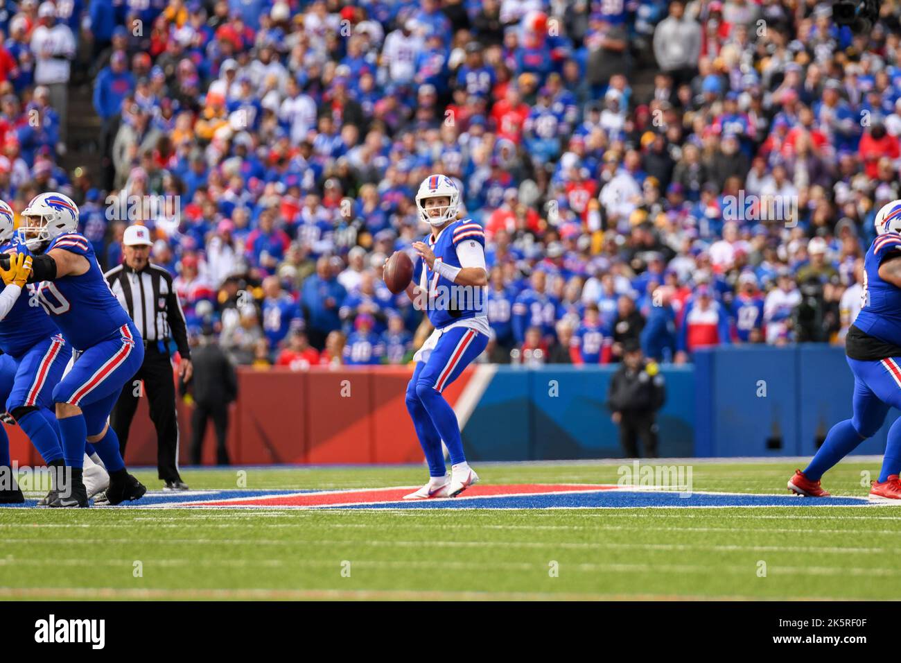 Orchard Park, New York, USA. 9th Oct, 2022. October 9th, 2022 Buffalo Bills  quarterback Josh Allen (17) during Pittsburgh Steelers vs Buffalo Bills in  Orchard Park, NY at Highmark Stadium. Jake Mysliwczyk/BMR (