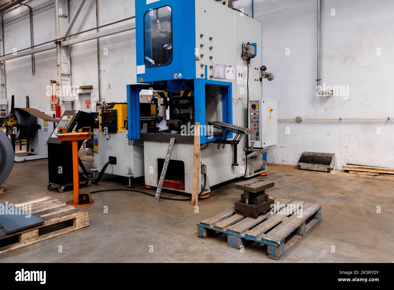 Automation hydraulic press stamping machine production line. Industrial