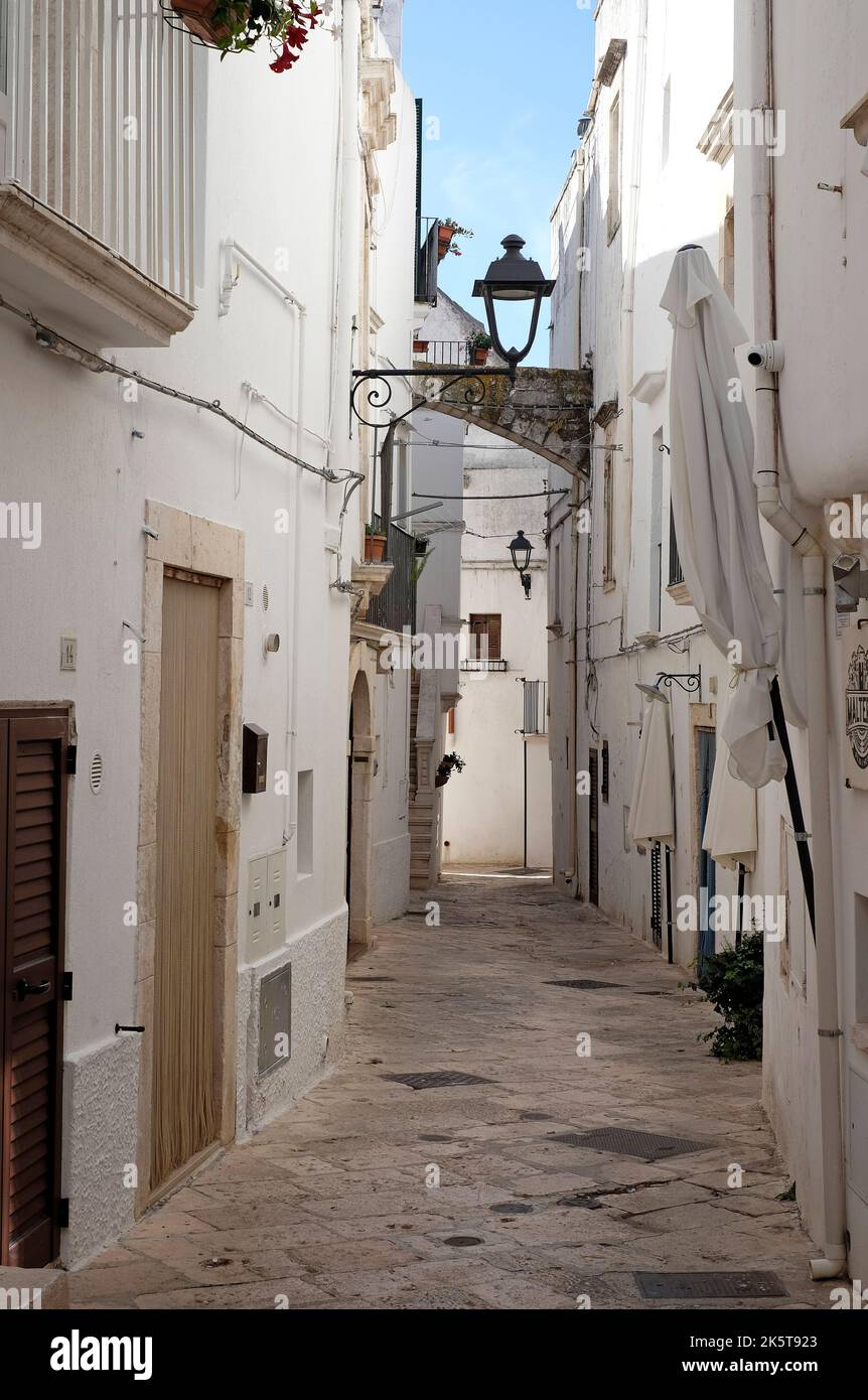 street-scene-in-locorotondo-puglia-southern-italy-stock-photo-alamy