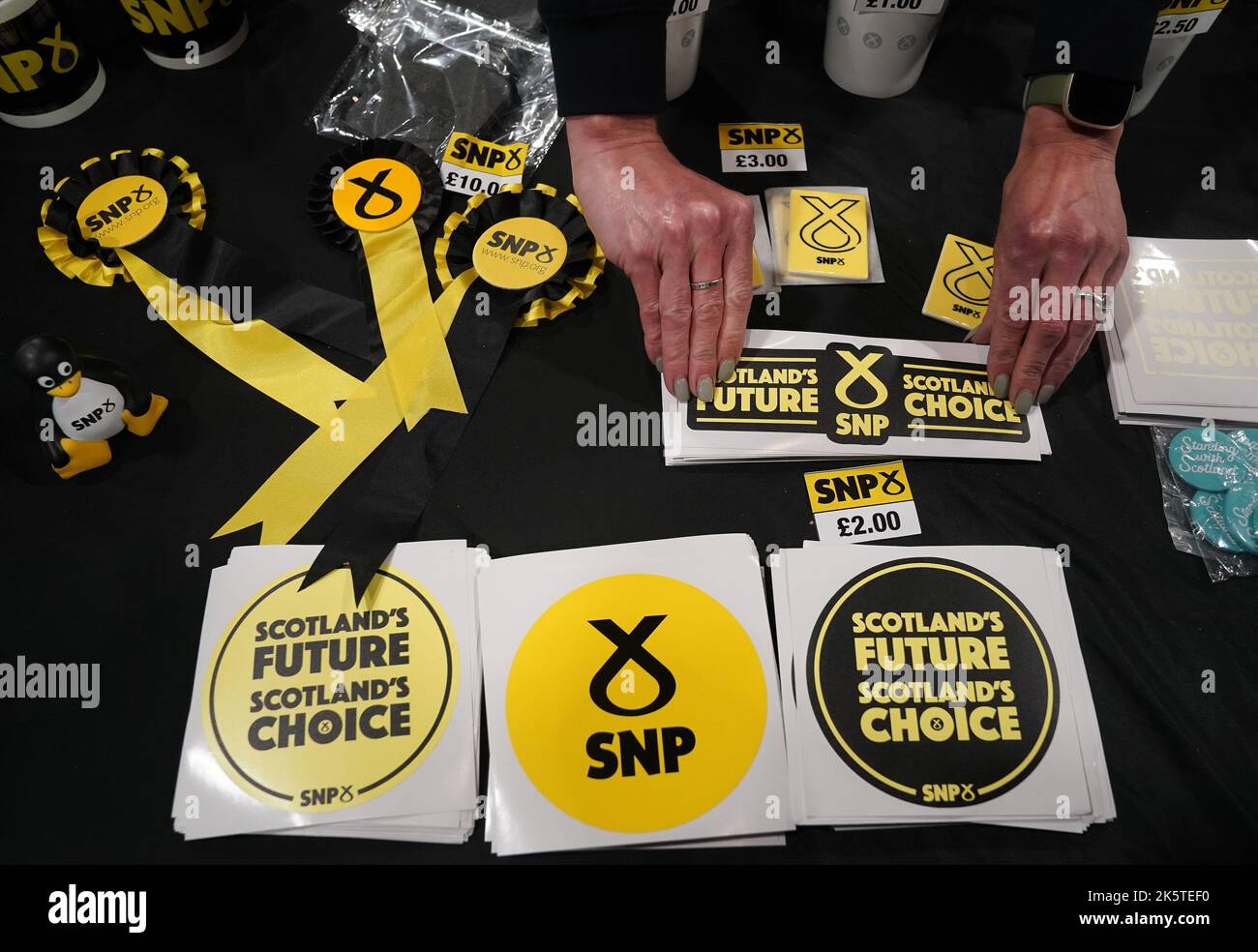 Snp weeklynews101022 hi-res stock photography and images - Alamy