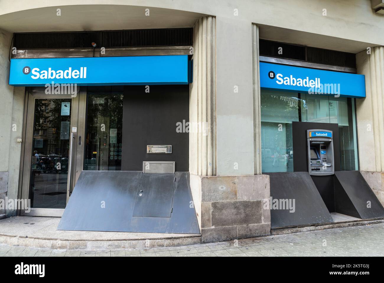 Via dalla Catalogna, Banco Sabadell apre la strada. Pronto un