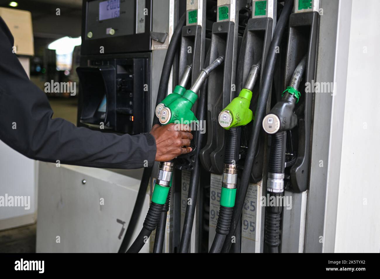 Petrol station stormed because of a shortage throughout France. Paris
