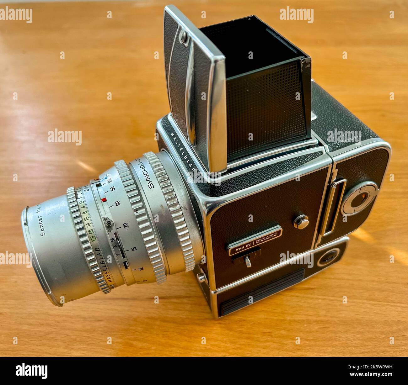 Hasselblad Moyen Format, 6 x 6 Film Camera and Lens, Professional