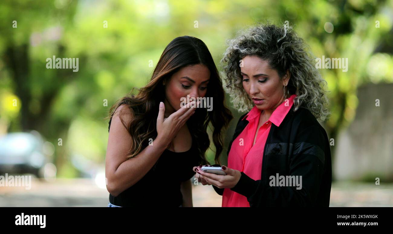Shock horror surprise astonished woman hi-res stock photography and ...
