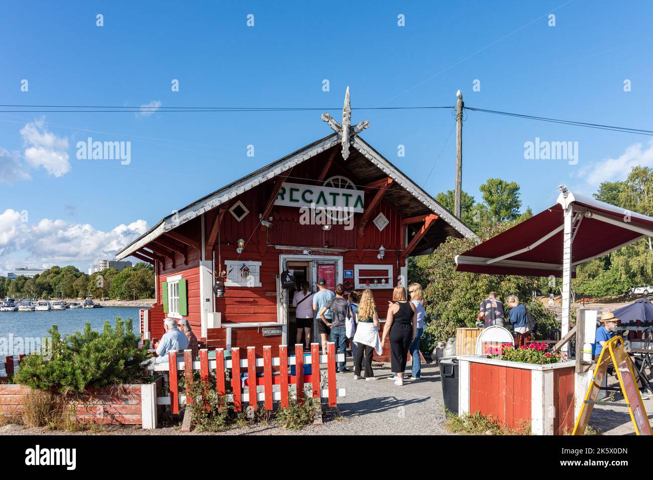 Cafe Regatta, a quirky little outdoor coffee shop by the sea in Helsinki, Finland Stock Photo