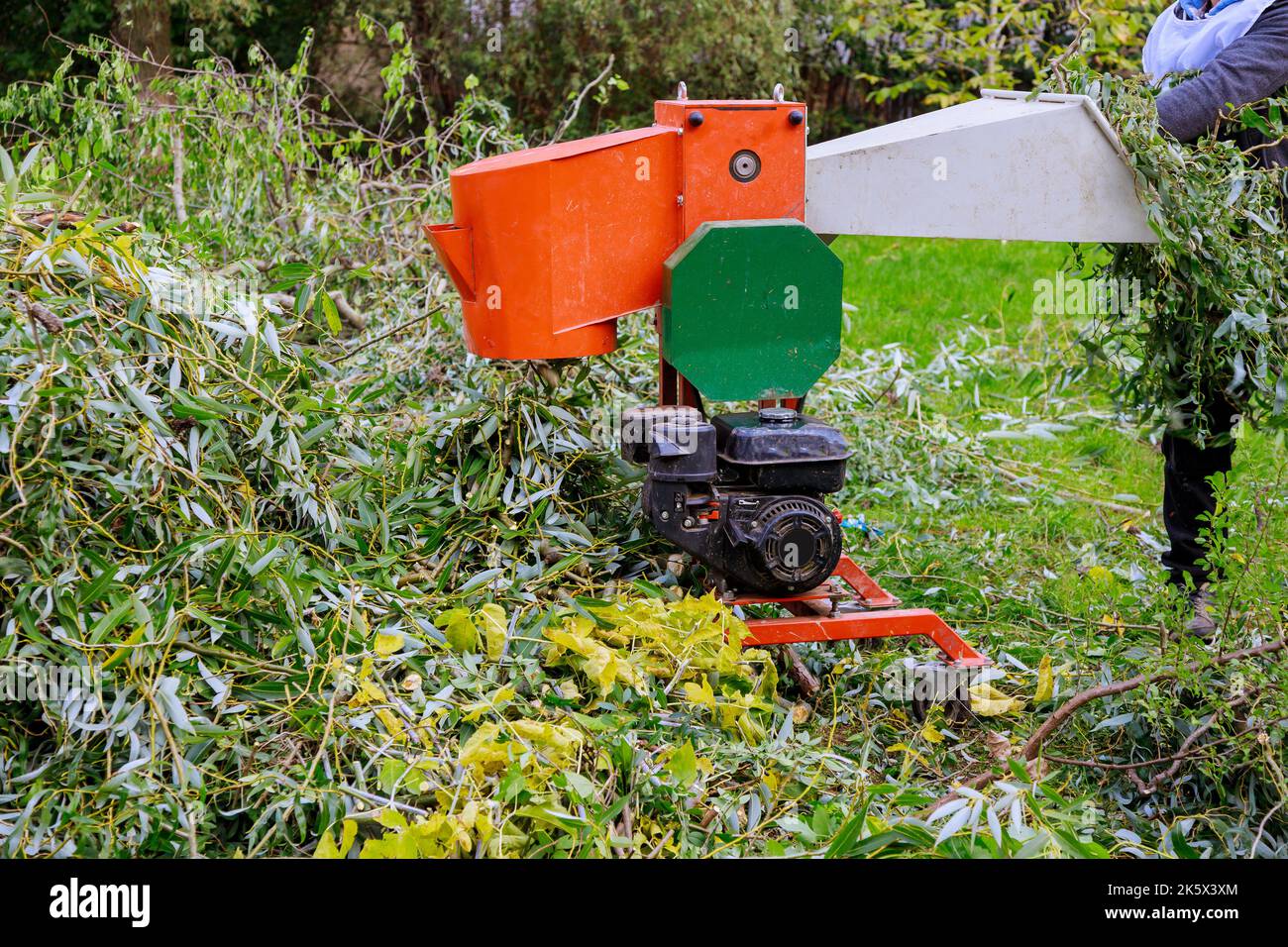 This is portable wood shredder chipper machine designed for reducing