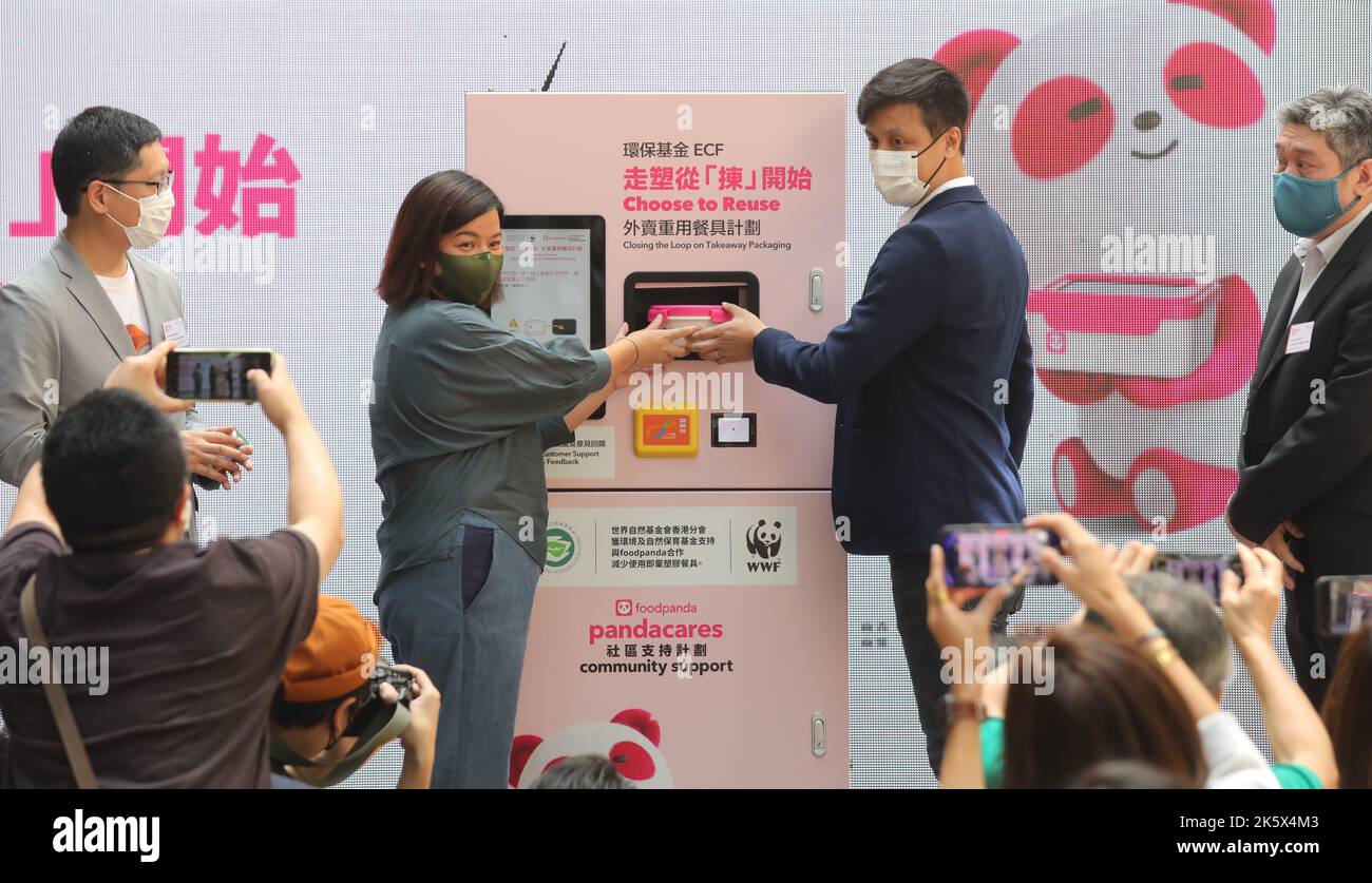 Guests attend Hong KongHH first closed-loop reusable packaging pilot programme HHCF: Choose to ReuseHHKick-off Ceremony in Central, from left: Chairman of the Environmental Campaign Committee Simon Wong; CEO of WWF-Hong Kong Nicole Wong; Managing Director of foodpanda Hong Kong Ryan Lai; Assistant Director (Waste Reduction & Recycling) of the Environmental Protection Department Fong Kin-wa.   03OCT22 SCMP / Xiaomei Chen Stock Photo