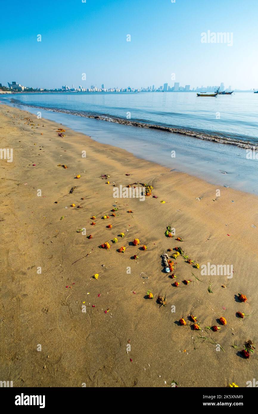 Chowpatty beach scenes in Mumbai ( Bombay ) India Stock Photo Alamy