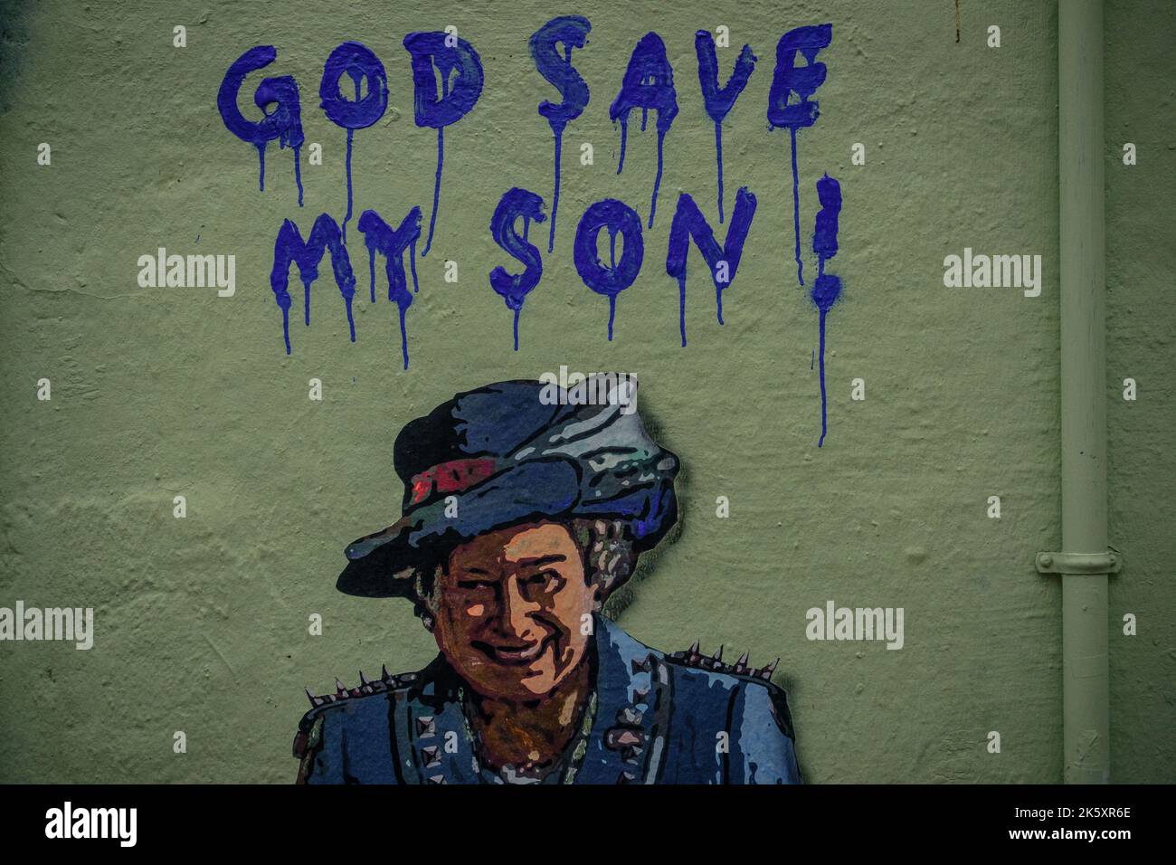 God save the queen, elisabeth2, england, graffiti, london
