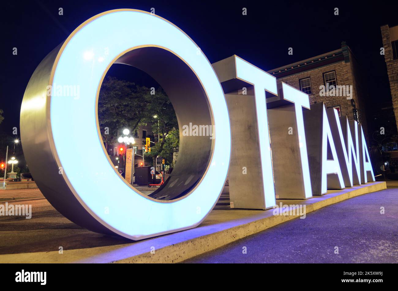 Ottawa sign at night hi-res stock photography and images - Alamy