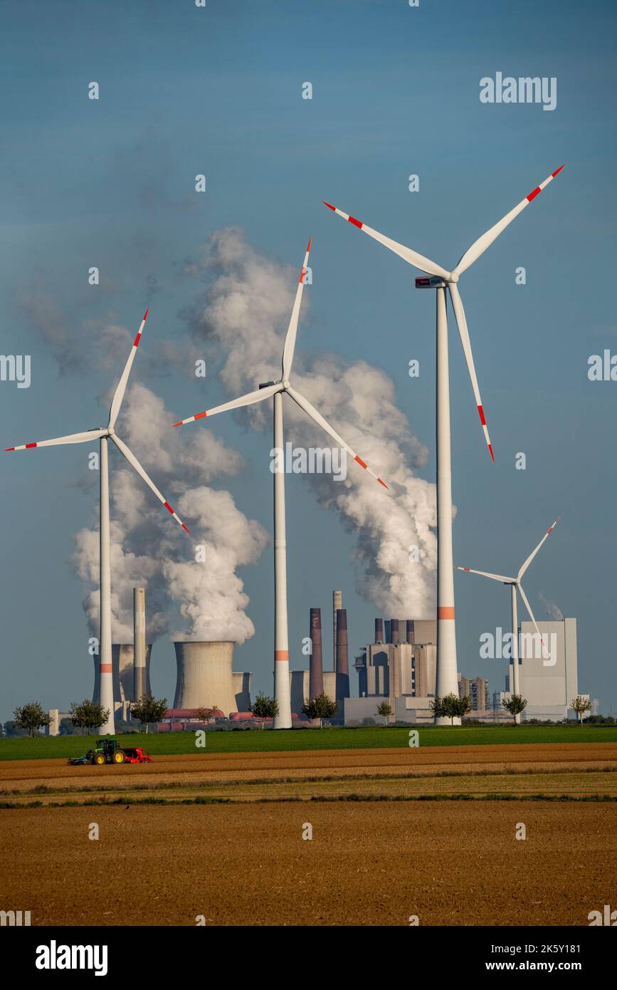 Lignite-fired power plant, RWE Power AG Seurat power plant, wind power plants, 2 units were shut down in 2020/21 and restarted in June 22 to replace g Stock Photo