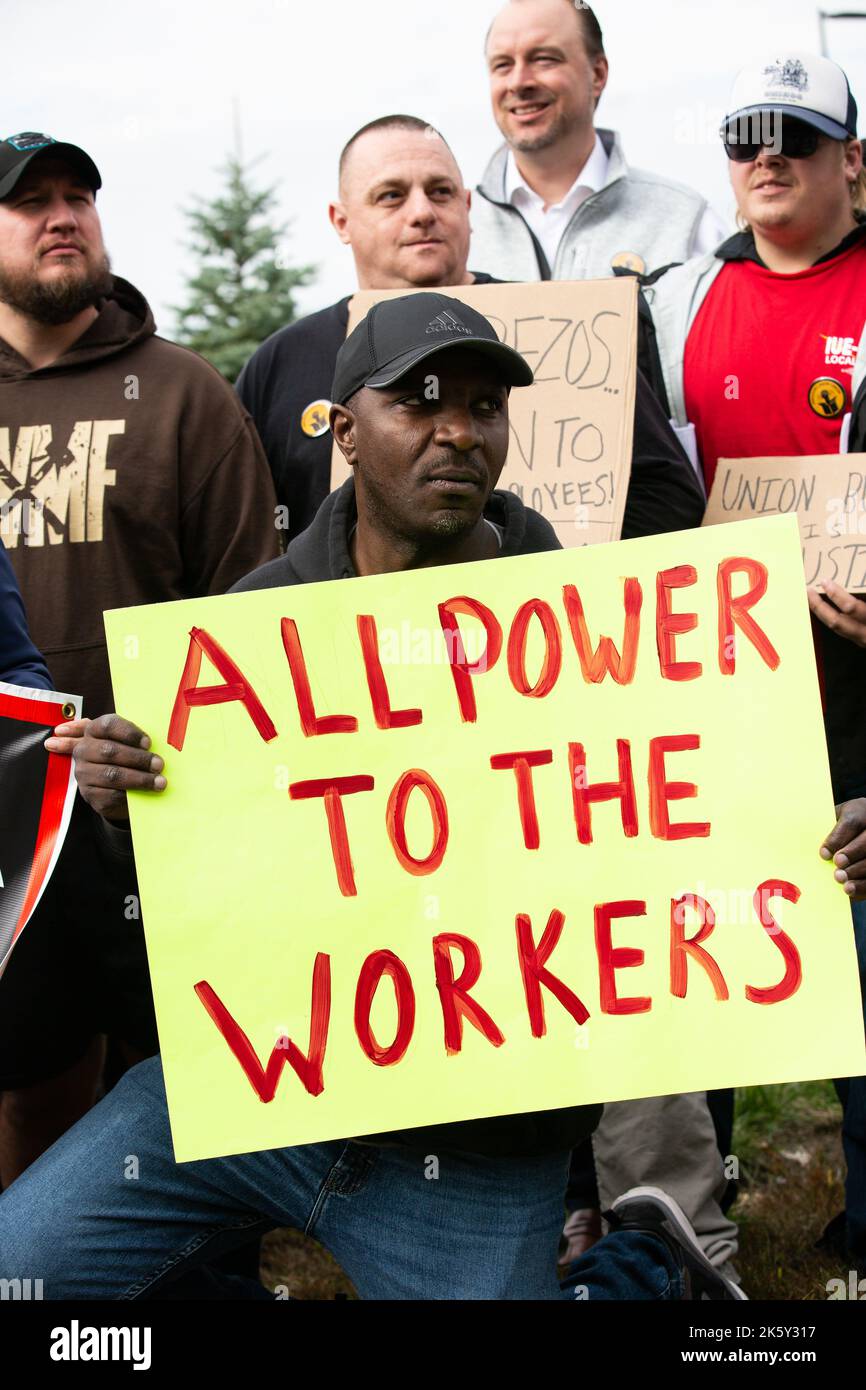 Schodack, New York, USA. 10 October, 2022. Amazon Labor Union members