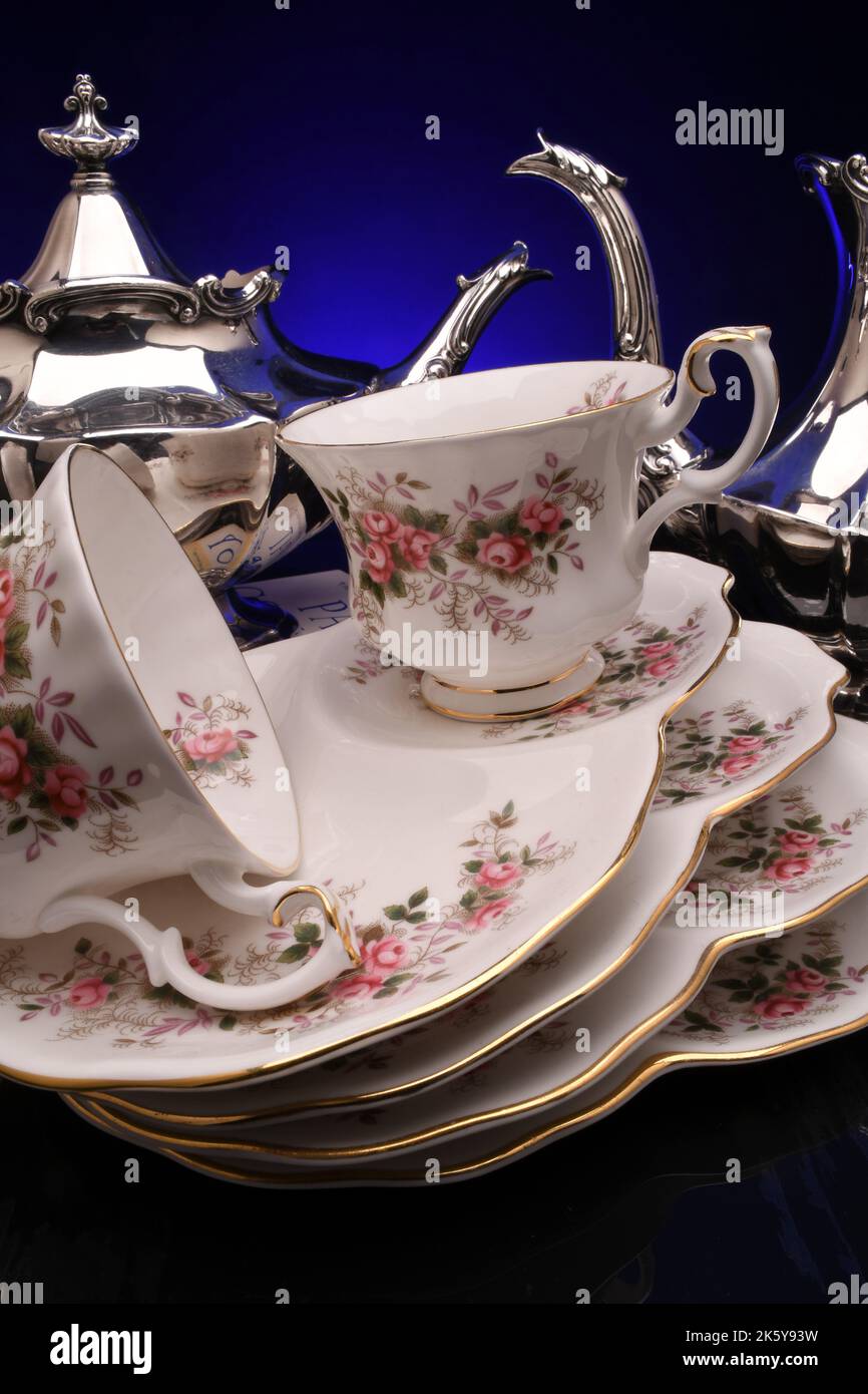China Tea Set With Silver Tea Coffee Pots Stock Photo Alamy