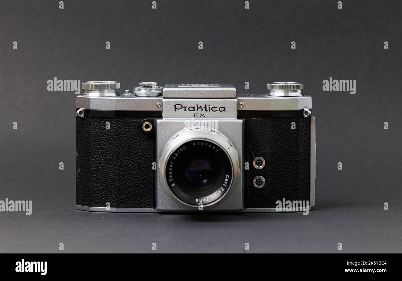 Praktica camera hi-res stock photography and images - Alamy