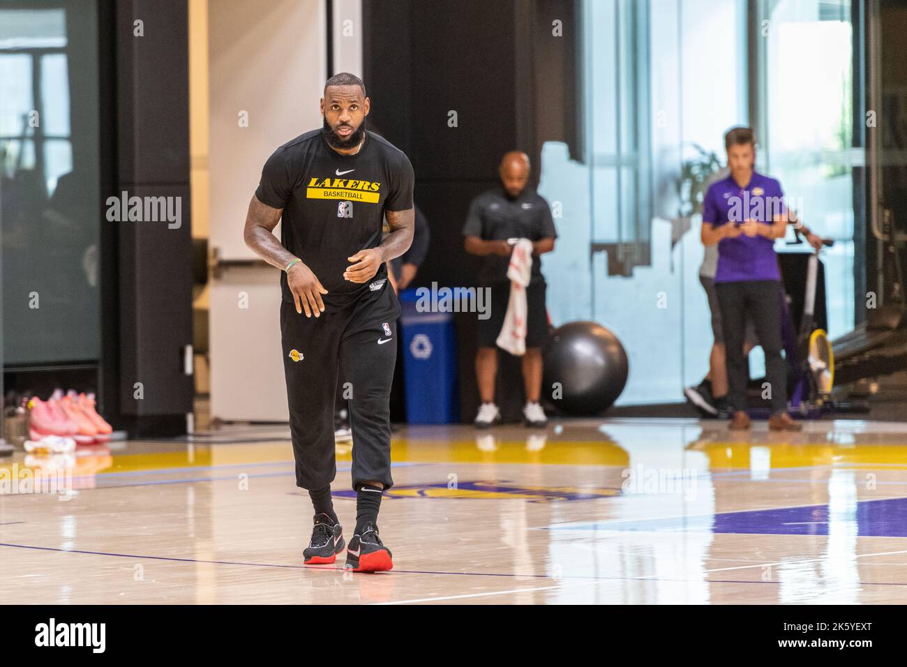 lebron james lakers practice