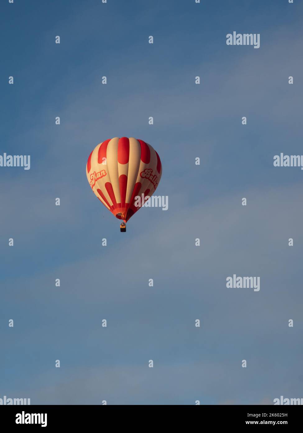 Hot air balloons over Melbourne CBD Stock Photo