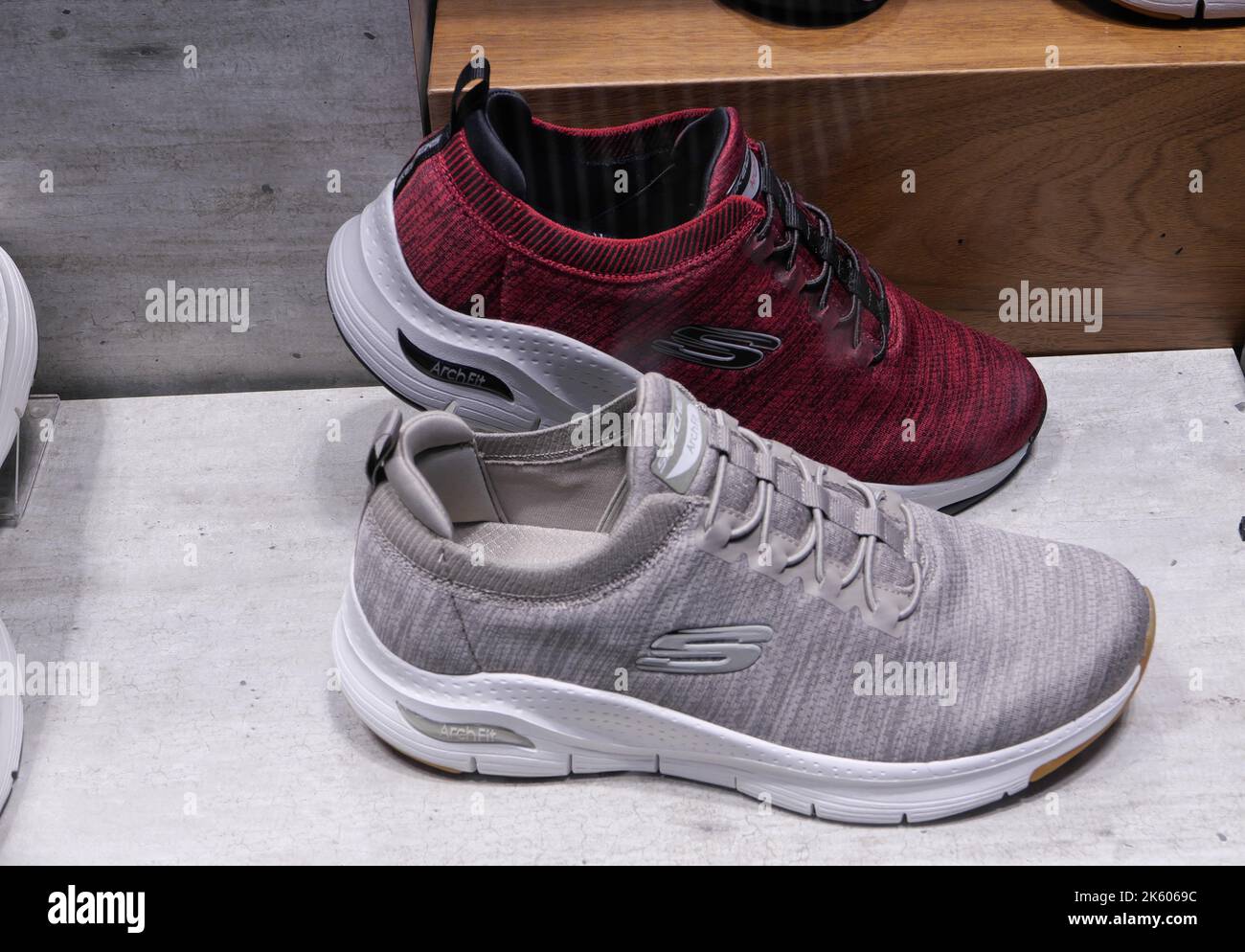 Boutique skechers sale