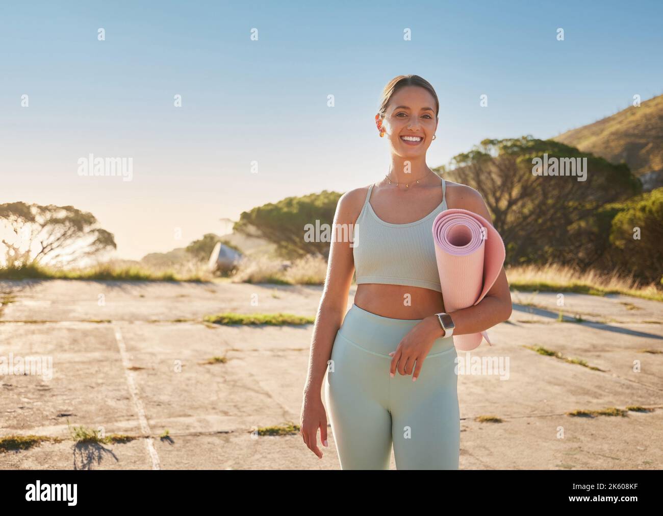 Toned woman smiling after fitness workout Stock Photo - Alamy