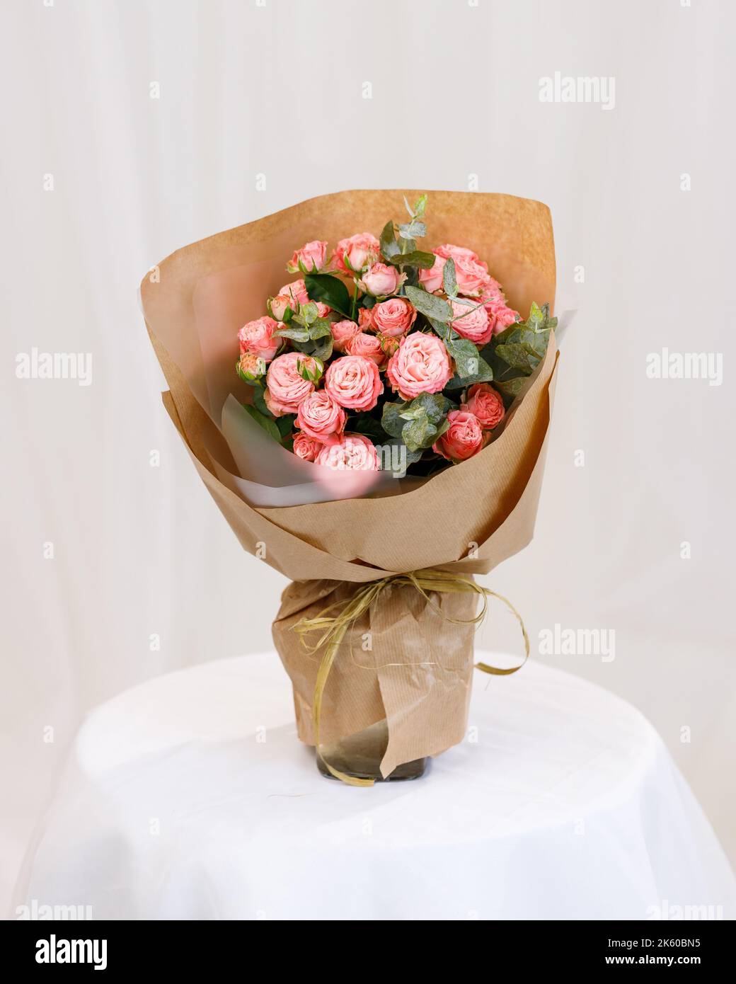 Flowers wrapped in paper hi-res stock photography and images - Page 12 -  Alamy