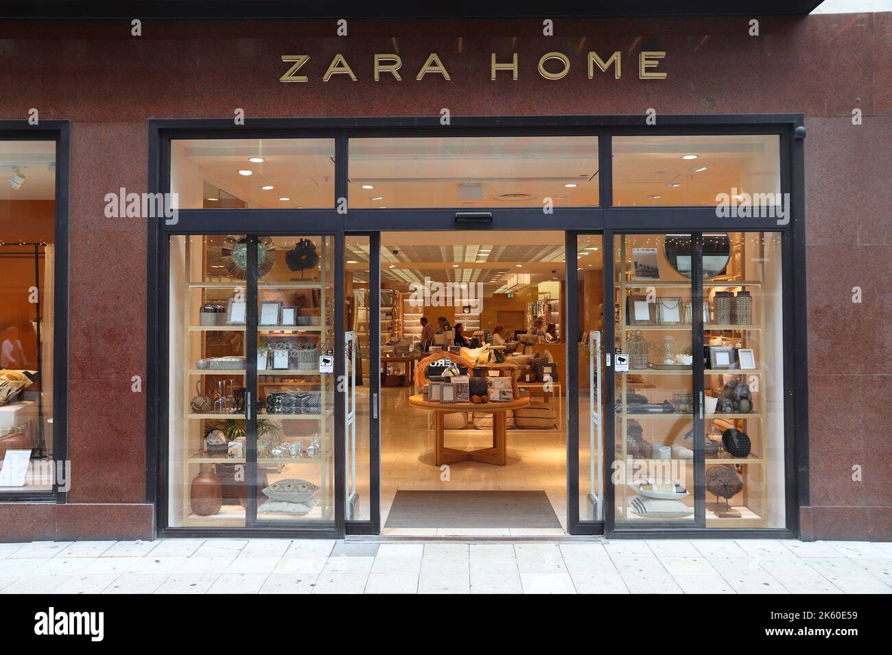 zara home' hi-res stock photography and images - Alamy