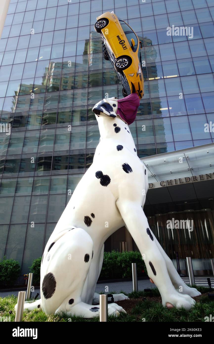 Humorous statue outside the Hassenfeld Children's hospital in New York Stock Photo