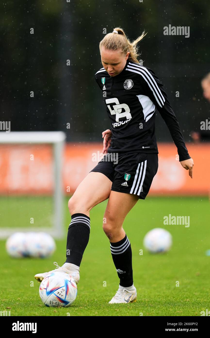 Rotterdam - 10/10/2022, Rotterdam - Robine de Ridder of Feyenoord V1 ...