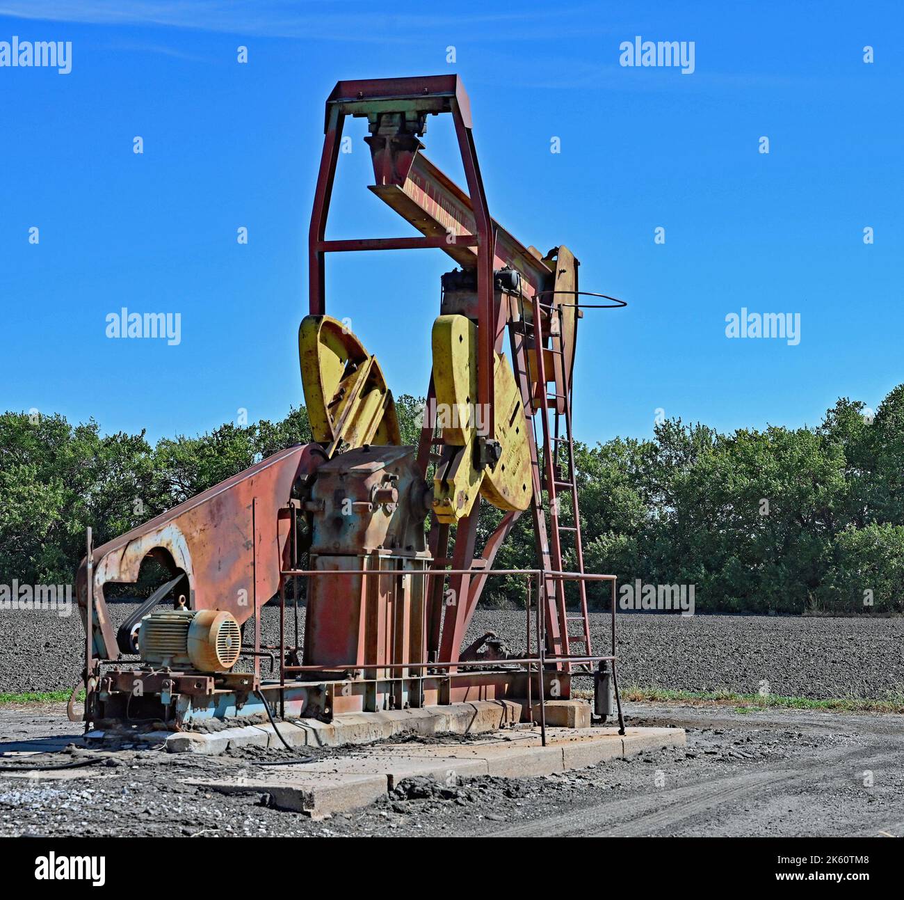 GALVA, KANSAS SEPTEMBER 19, 2022 Stripper oil well pump jack