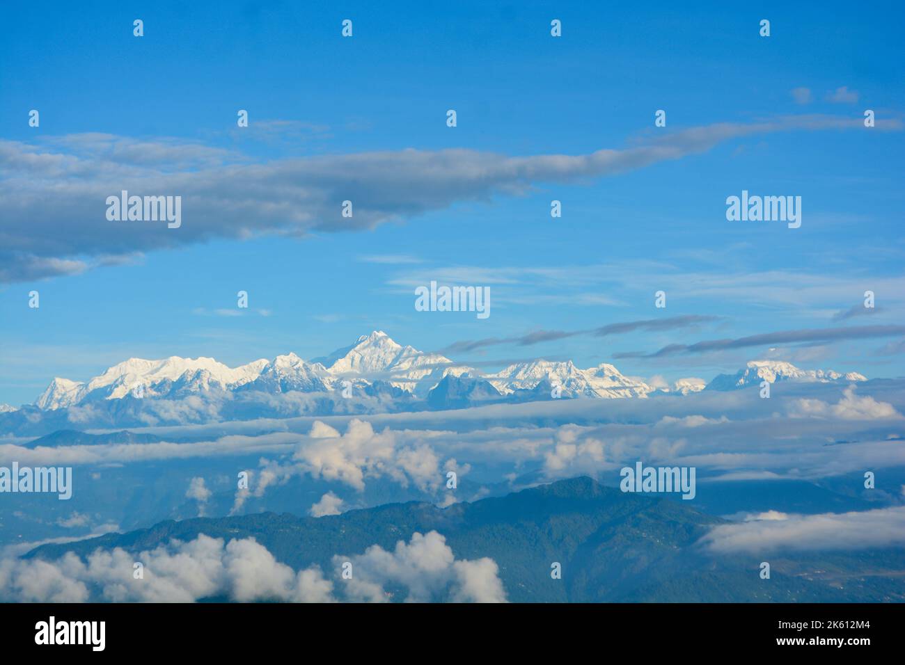 Panoramic views of Mount Kanchenjunga range from Rishyap homestay, Kalimpong Stock Photo