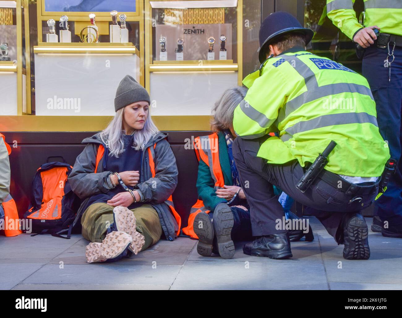 London, England, UK. 11th Oct, 2022. Police officers arrest Just Stop ...