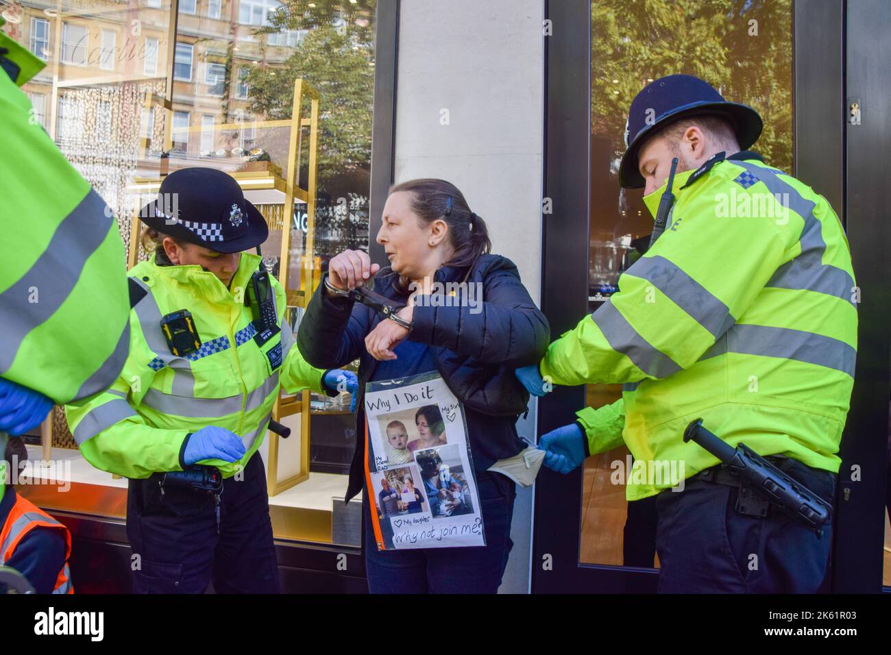 Police handcuffing arresting handcuffs hi-res stock photography and ...