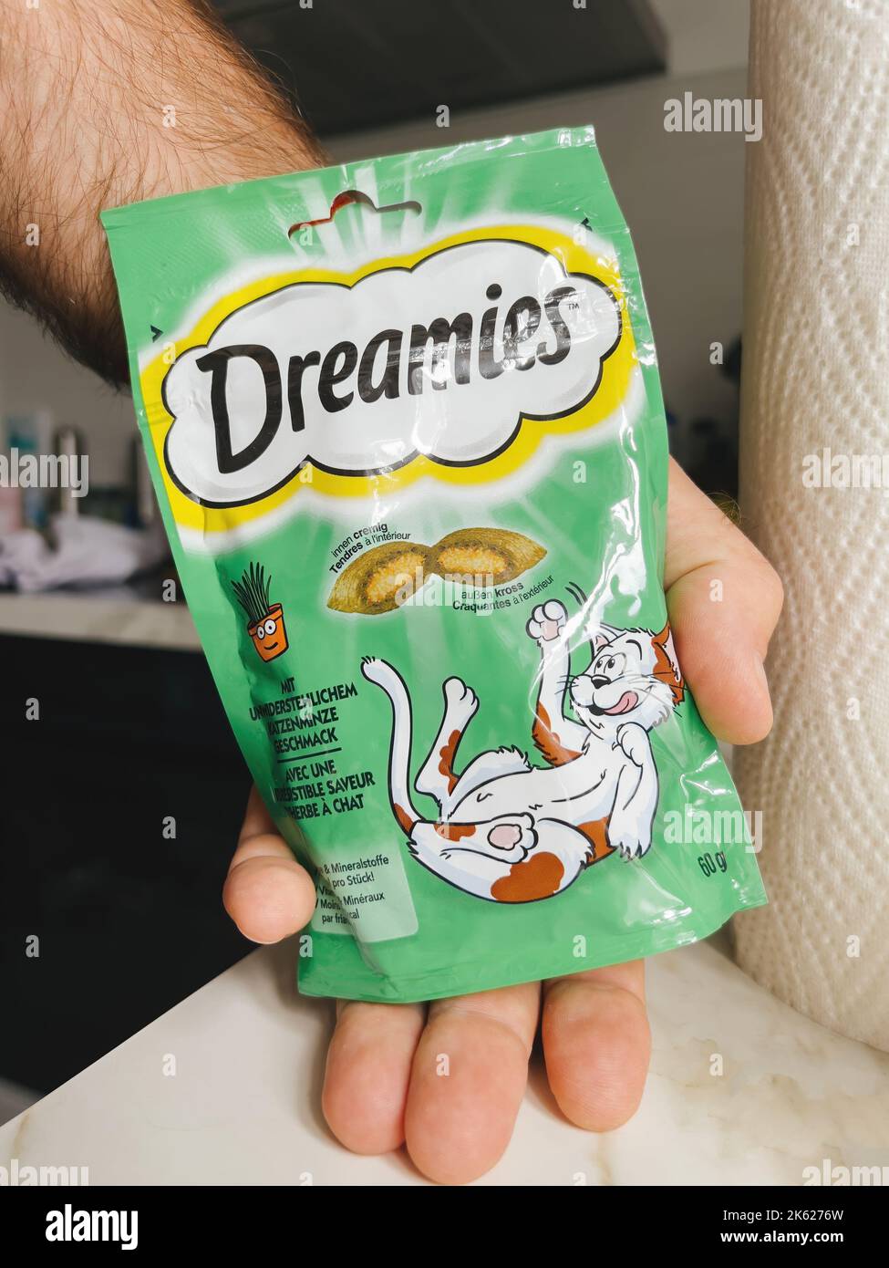 Dreamies tin sale