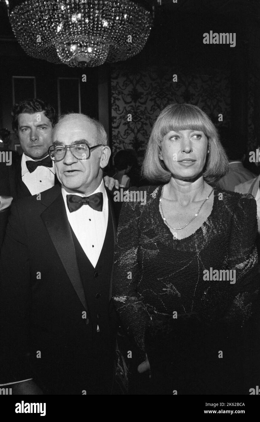 Ed Asner and wife Nancy at the Myasthenia Gravis Foundation Dinner