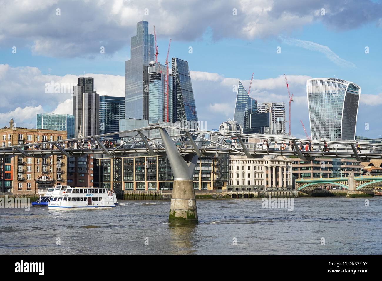 Modern city of london skyline hi-res stock photography and images - Alamy