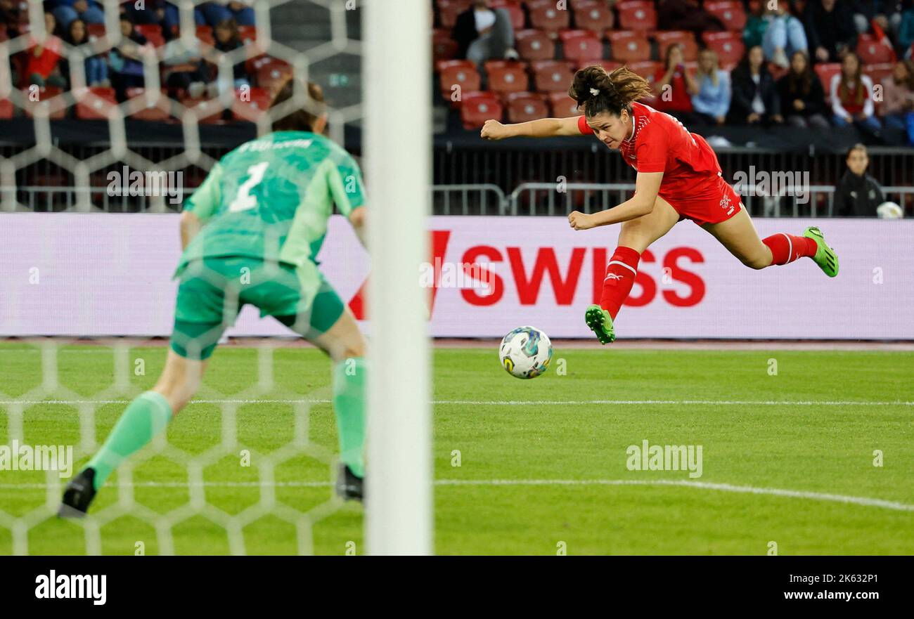 Soccer Football - FIFA Women's World Cup - UEFA Qualifiers - Switzerland v Wales - Stadion Letzigrund, Zurich, Switzerland - October 11, 2022 Switzerland's Svenja Folmli shoots at goal REUTERS/Stefan Wermuth Stock Photo