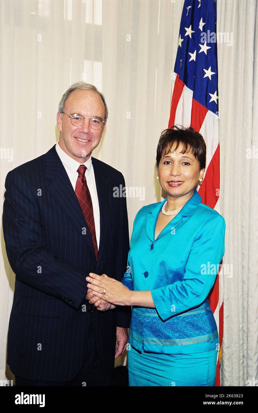 Office of the Secretary Secretary Alexis Herman with Secretary