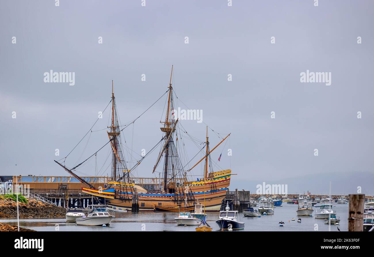 Plymouth, Massachusetts, USA - September 12, 2022: View from the waterfront park of Mayflower II and other boats on Cape Bay at Plymouth Harbor Stock Photo