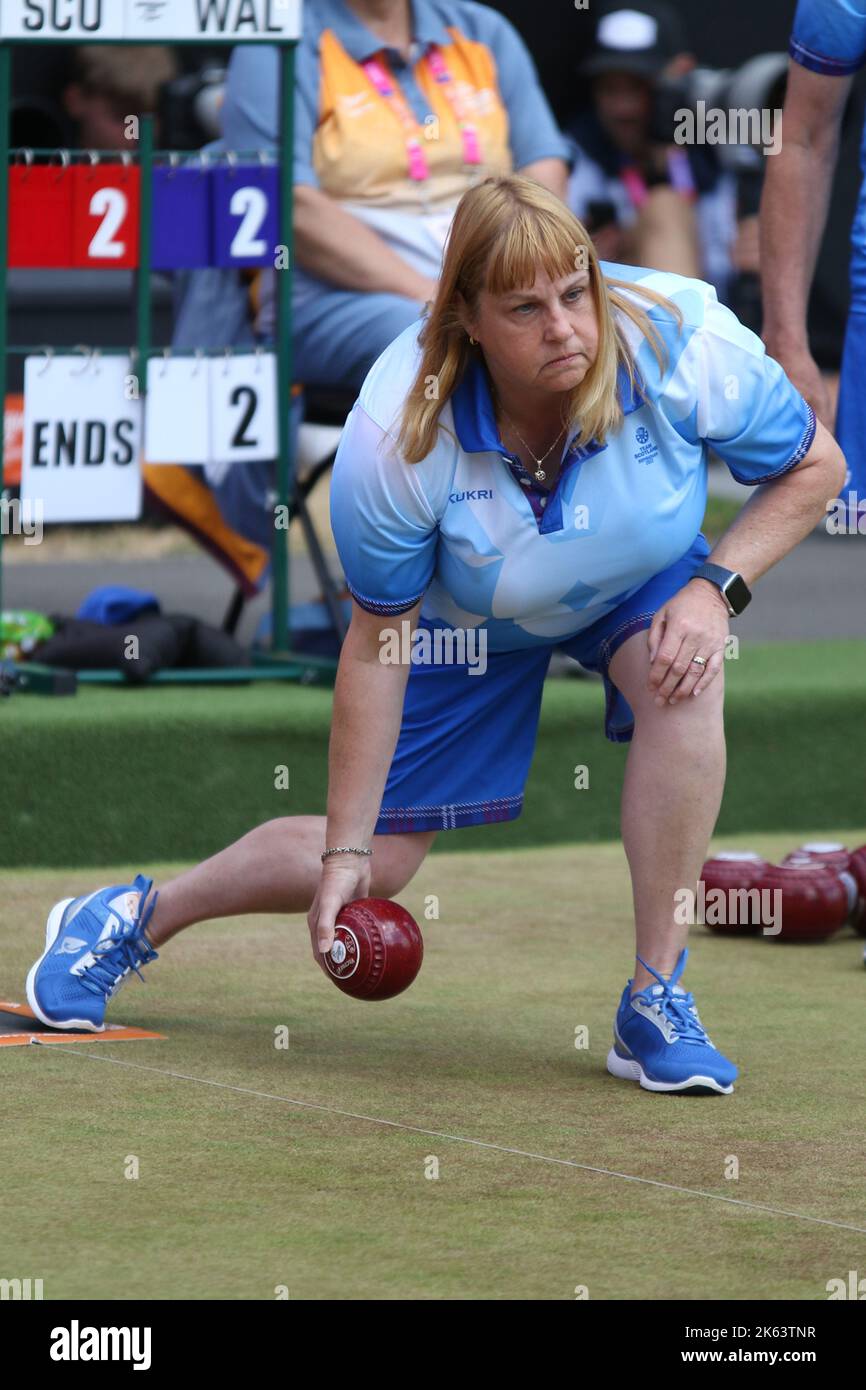 Melanie INNESS (Lead) of Scotland (pictured) v Wales in the Para Mixed Pairs B2/B3 - Gold Medal Match in the lawn bowls at the 2022 Commonwealth games at Victoria Park, Royal Leamington Spa. Stock Photo