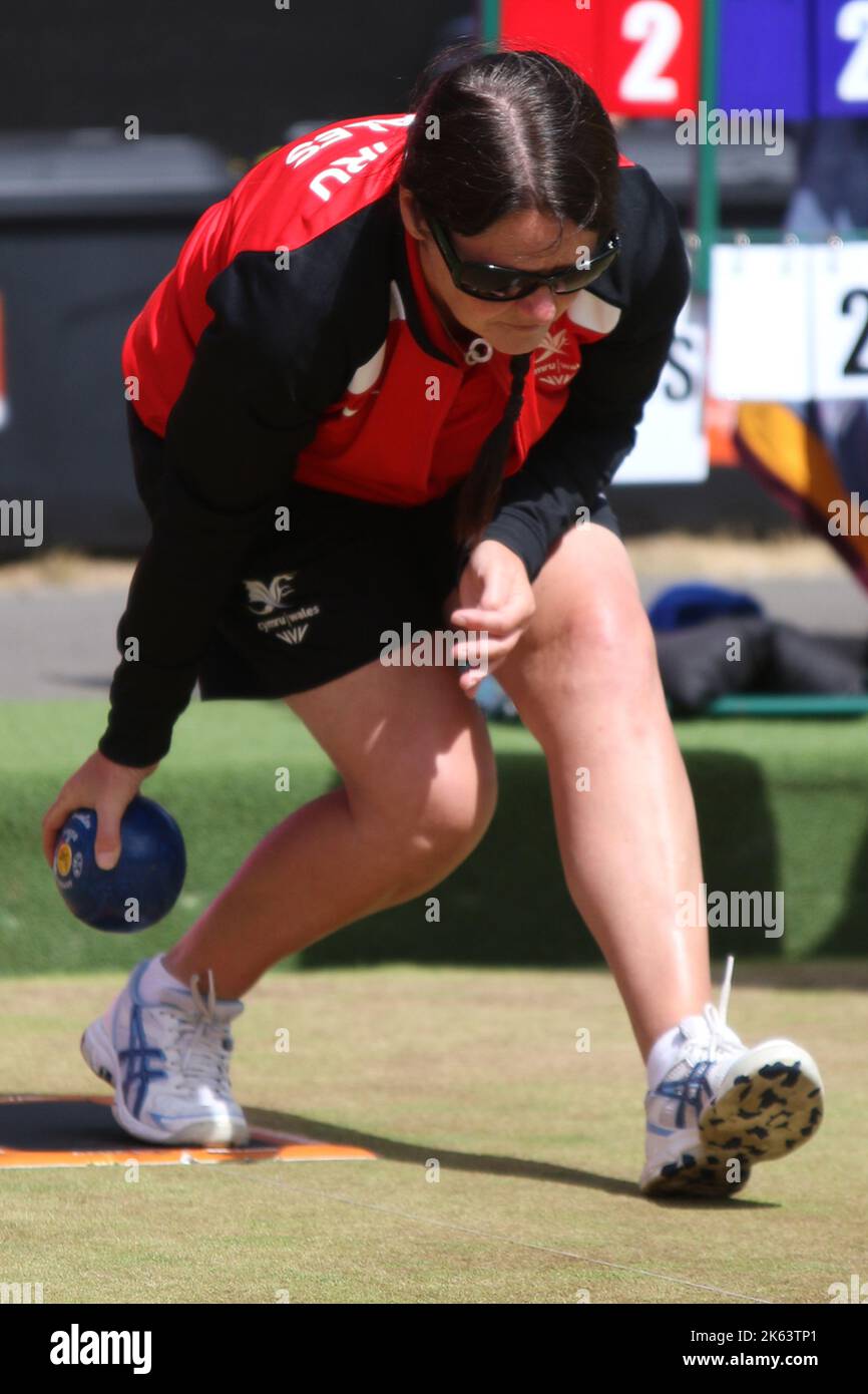 Julie THOMAS (Lead) of Wales (pictured) v Scotland in the Para Mixed Pairs B2/B3 - Gold Medal Match in the lawn bowls at the 2022 Commonwealth games at Victoria Park, Royal Leamington Spa. Stock Photo