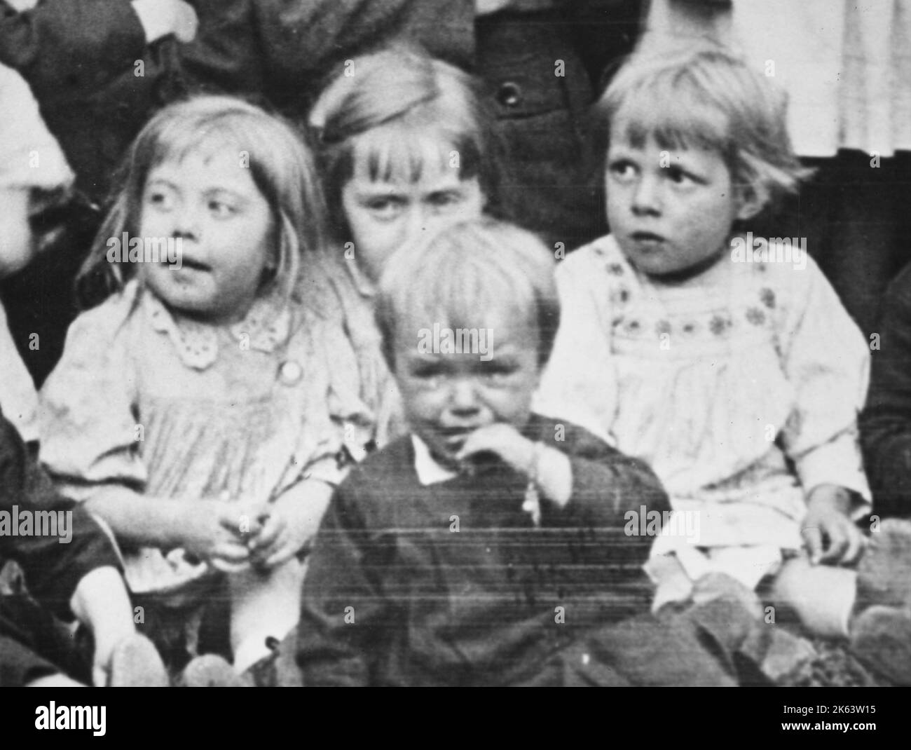 War children 1945 hi-res stock photography and images - Alamy