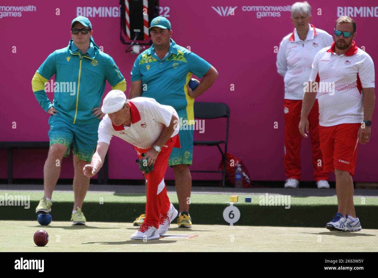 Chris TURNBULL (Skip) of England (pictured) v Australia in the Para Mixed Pairs B2/B3 - Bronze Medal Match in the lawn bowls at the 2022 Commonwealth games at Victoria Park, Royal Leamington Spa. Stock Photo
