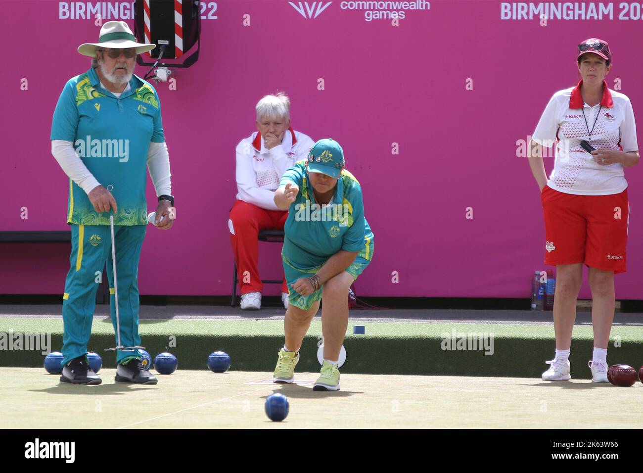 Helen BOARDMAN (Lead) of Australia (pictured) v England in the Para Mixed Pairs B2/B3 - Bronze Medal Match in the lawn bowls at the 2022 Commonwealth games at Victoria Park, Royal Leamington Spa. Stock Photo