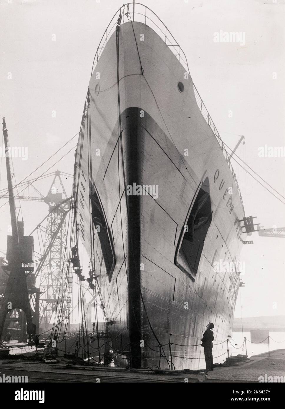 September 1934 - Queen Mary ocean liner in the shipyard of John Brown ...